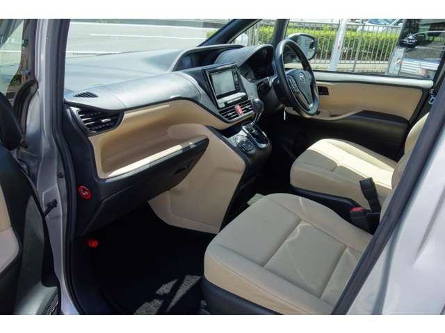 トヨタ ノア ２．０ Ｘ ４ＷＤ H27年 () 99