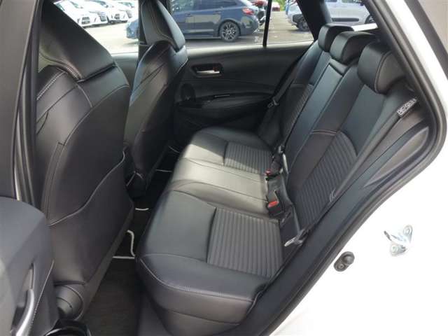 トヨタ カローラ　ツーリング　ハイブリッド １．８ ハイブリッド ＷＸＢ R3年 (東北) 99