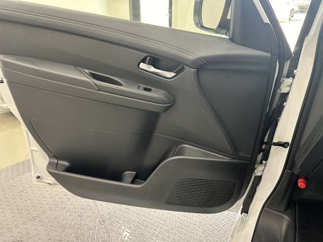 日産 セレナ １．４ Ｅ－ＰＯＷＥＲ ハイウェイスターＶ R6年 (中国) 99