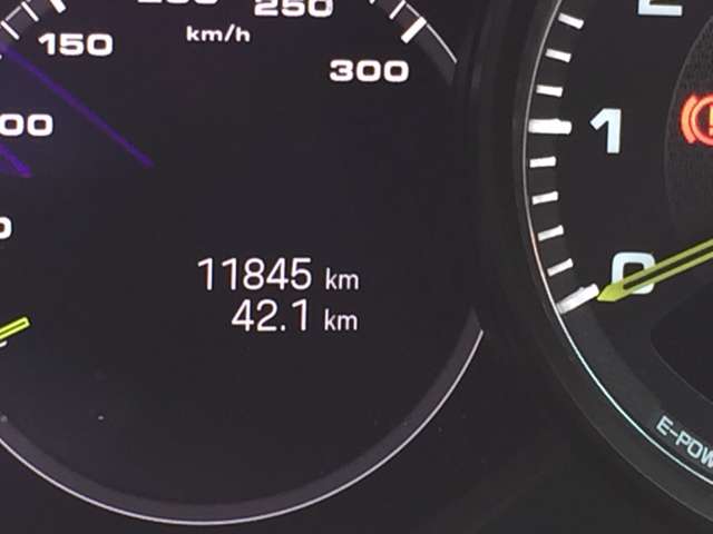 ポルシェ パナメーラ ４ Ｅハイブリッド プラチナ エディション ＰＤＫ ４ＷＤ R4年 (東海) 99