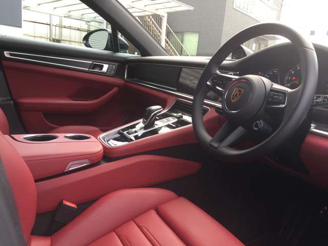 ポルシェ パナメーラ ４ Ｅハイブリッド プラチナ エディション ＰＤＫ ４ＷＤ R4年 (東海) 99
