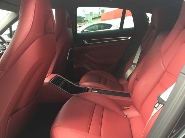 ポルシェ パナメーラ ４ Ｅハイブリッド プラチナ エディション ＰＤＫ ４ＷＤ R4年 (東海) 99