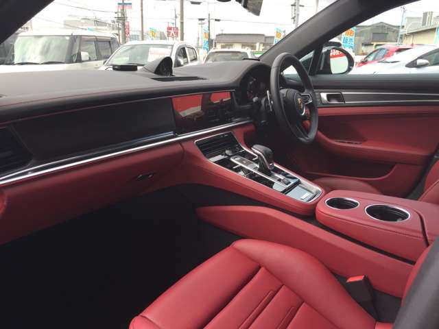 ポルシェ パナメーラ ４ Ｅハイブリッド プラチナ エディション ＰＤＫ ４ＷＤ R4年 (東海) 99