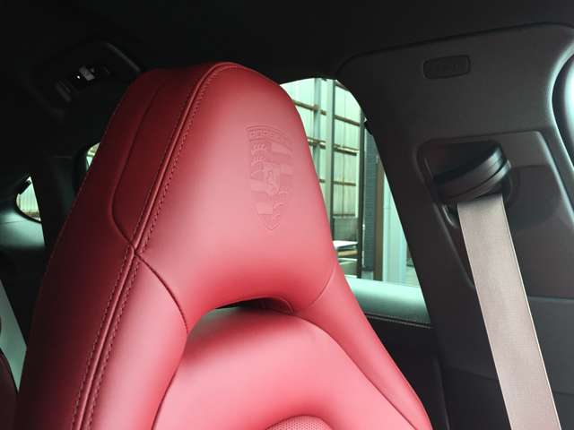 ポルシェ パナメーラ ４ Ｅハイブリッド プラチナ エディション ＰＤＫ ４ＷＤ R4年 (東海) 99