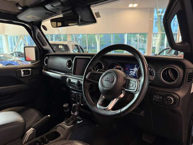 ジープ ラングラー　アンリミテッド アンリミテッド サハラ ２．０Ｌ ４ＷＤ R4年 (関東) 99