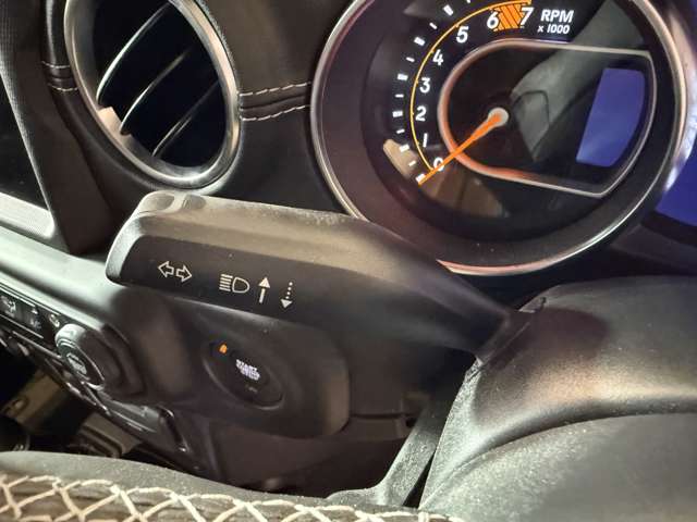 ジープ ラングラー　アンリミテッド アンリミテッド サハラ ２．０Ｌ ４ＷＤ R4年 (関東) 99