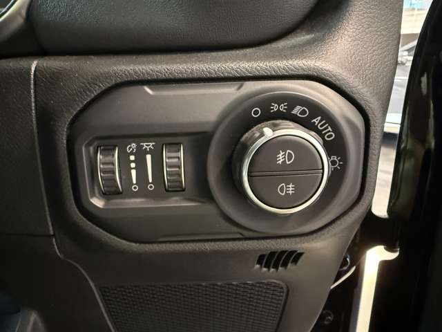 ジープ ラングラー　アンリミテッド アンリミテッド サハラ ２．０Ｌ ４ＷＤ R4年 (関東) 99