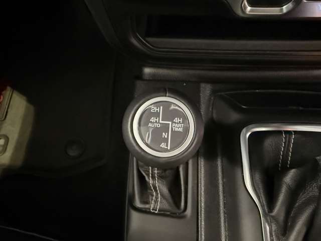 ジープ ラングラー　アンリミテッド アンリミテッド サハラ ２．０Ｌ ４ＷＤ R4年 (関東) 99