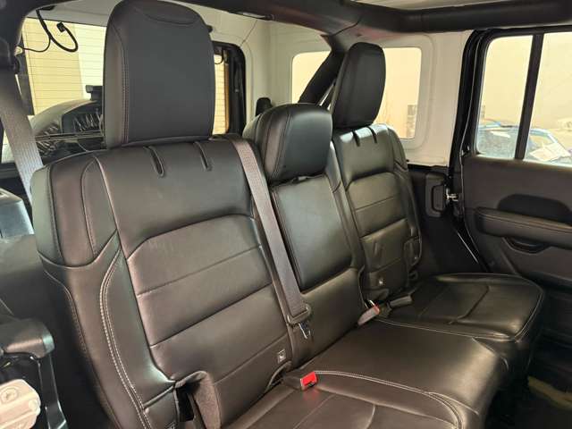 ジープ ラングラー　アンリミテッド アンリミテッド サハラ ２．０Ｌ ４ＷＤ R4年 (関東) 99