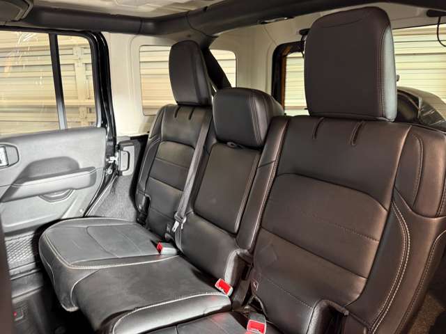 ジープ ラングラー　アンリミテッド アンリミテッド サハラ ２．０Ｌ ４ＷＤ R4年 (関東) 99