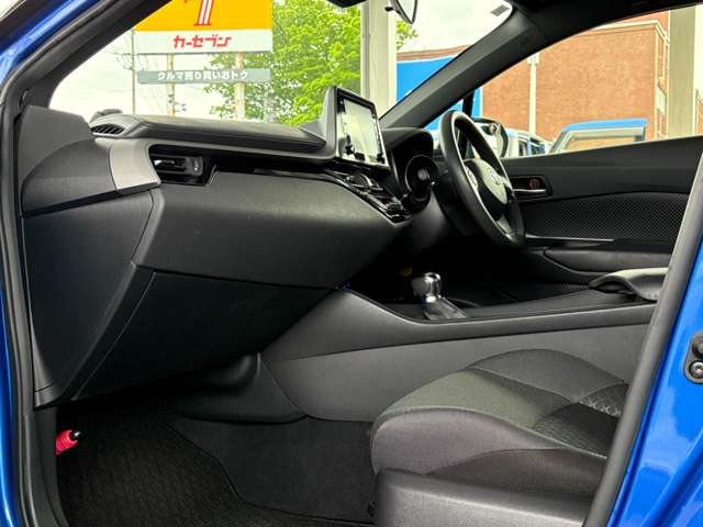 トヨタ Ｃ−ＨＲ ハイブリッド １．８ Ｓ R1年 (東北) 99