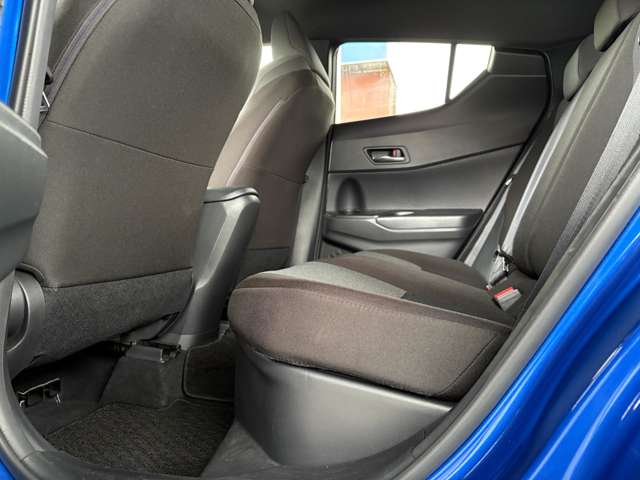 トヨタ Ｃ−ＨＲ ハイブリッド １．８ Ｓ R1年 (東北) 99