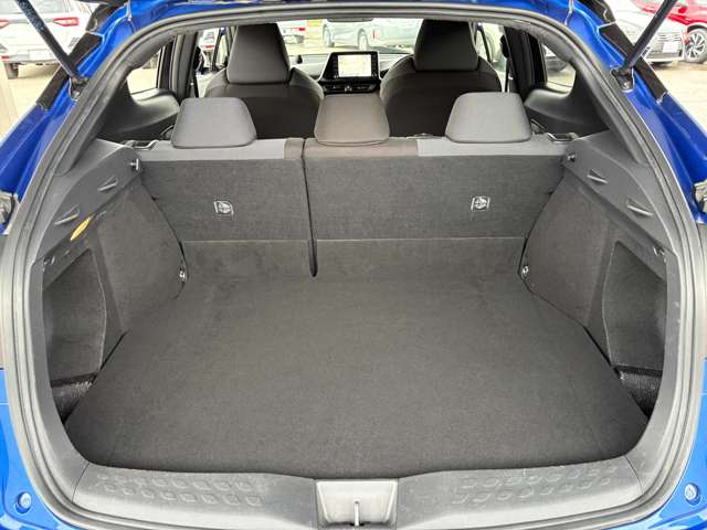 トヨタ Ｃ−ＨＲ ハイブリッド １．８ Ｓ R1年 (東北) 99