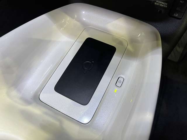 トヨタ プリウス １．８ Ａ プレミアム H29年 (関東) 99