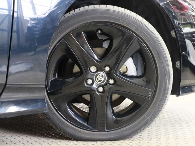 トヨタ プリウス １．８ Ａ プレミアム H29年 (関東) 99