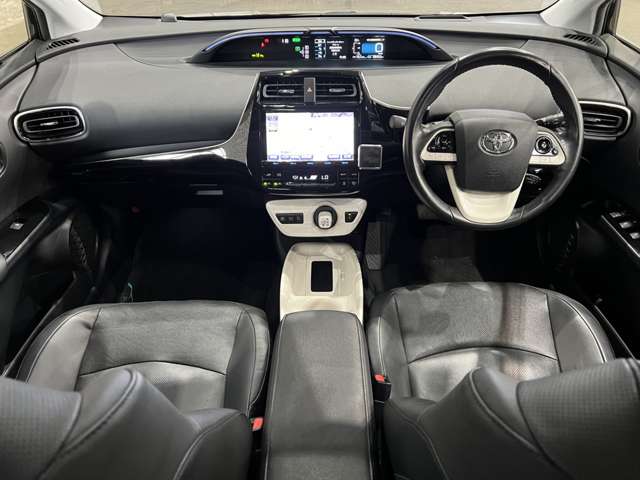 トヨタ プリウス １．８ Ａ プレミアム H29年 (関東) 99