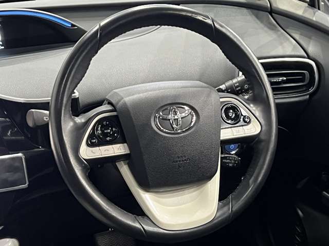 トヨタ プリウス １．８ Ａ プレミアム H29年 (関東) 99