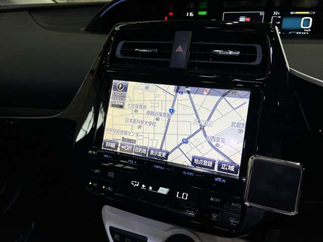 トヨタ プリウス １．８ Ａ プレミアム H29年 (関東) 99