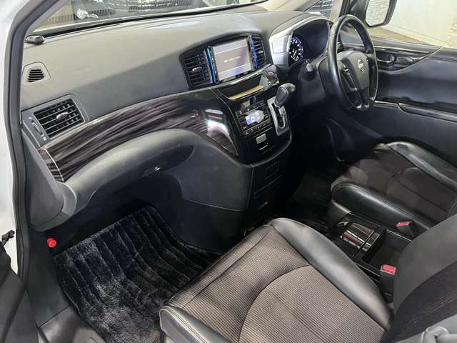 日産 エルグランド ２．５ ２５０ハイウェイスター H26年 (関東) 99