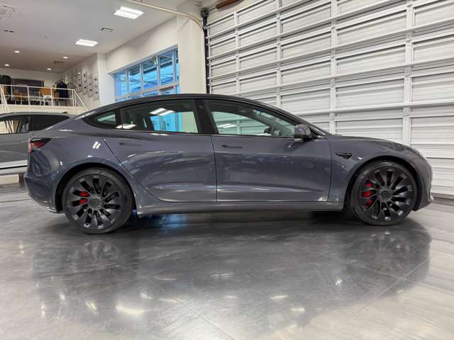 テスラ モデル３ パフォーマンスレンジ R4年 (関東) 99