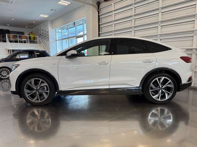 アウディ Ｑ４　ｅ−トロン　スポーツバック ４０　Ｓライン R5年 (関東) 99