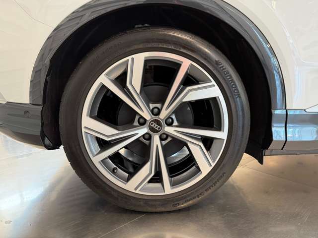 アウディ Ｑ４　ｅ−トロン　スポーツバック ４０　Ｓライン R5年 (関東) 99