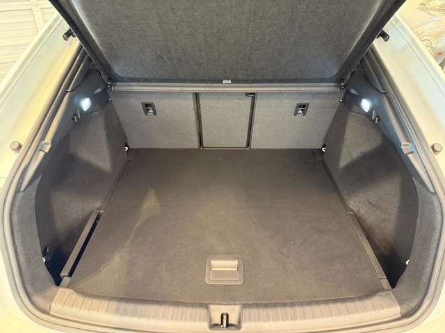 アウディ Ｑ４　ｅ−トロン　スポーツバック ４０　Ｓライン R5年 (関東) 99