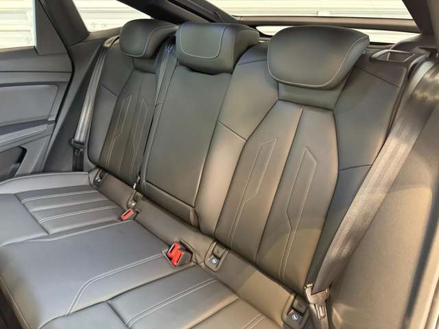 アウディ Ｑ４　ｅ−トロン　スポーツバック ４０　Ｓライン R5年 (関東) 99