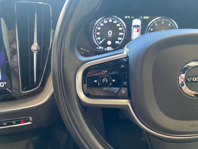 ボルボ ＸＣ６０ Ｔ５ ＡＷＤ インスクリプション ４ＷＤ H29年 (九州・沖縄) 99