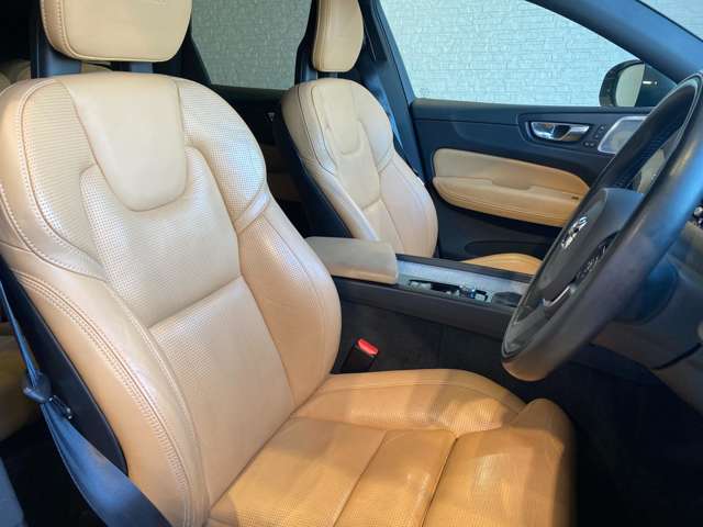 ボルボ ＸＣ６０ Ｔ５ ＡＷＤ インスクリプション ４ＷＤ H29年 (九州・沖縄) 99