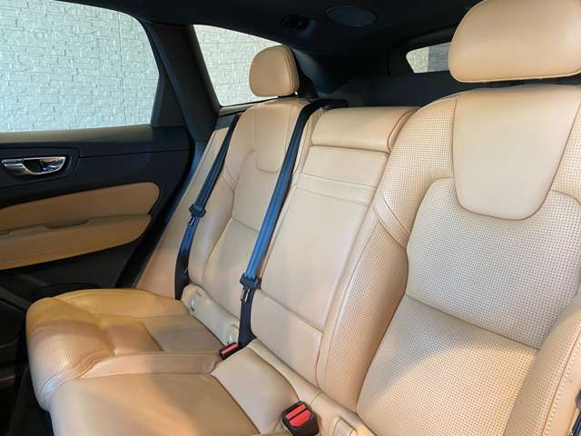 ボルボ ＸＣ６０ Ｔ５ ＡＷＤ インスクリプション ４ＷＤ H29年 (九州・沖縄) 99