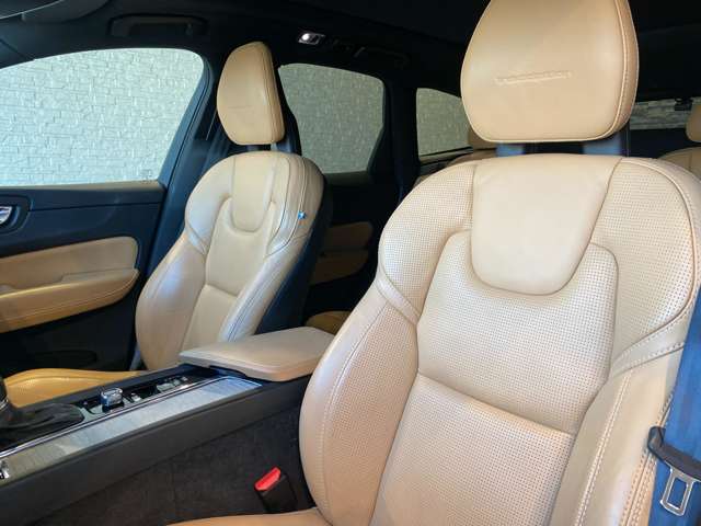 ボルボ ＸＣ６０ Ｔ５ ＡＷＤ インスクリプション ４ＷＤ H29年 (九州・沖縄) 99