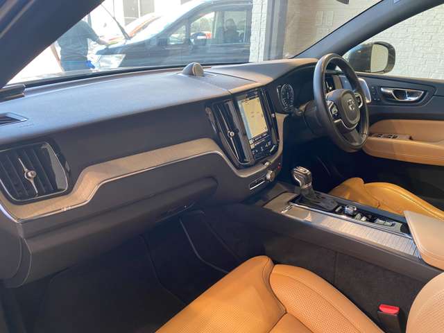 ボルボ ＸＣ６０ Ｔ５ ＡＷＤ インスクリプション ４ＷＤ H29年 (九州・沖縄) 99