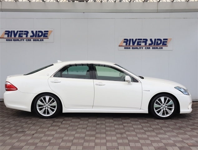 トヨタ クラウン　ハイブリッド ３．５ Ｇパッケージ H24年 (関東) 99