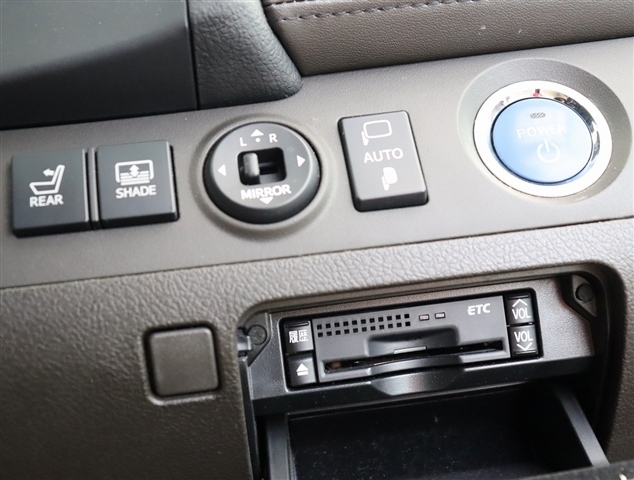 トヨタ クラウン　ハイブリッド ３．５ Ｇパッケージ H24年 (関東) 99