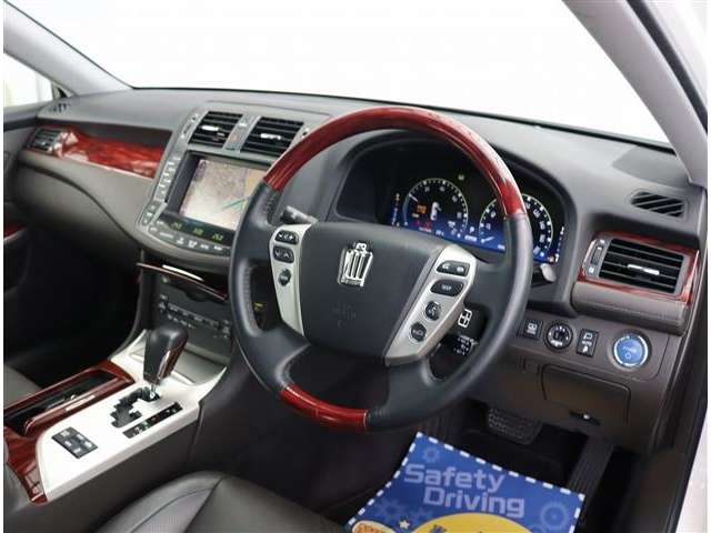 トヨタ クラウン　ハイブリッド ３．５ Ｇパッケージ H24年 (関東) 99