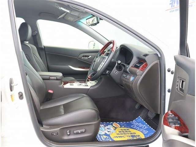 トヨタ クラウン　ハイブリッド ３．５ Ｇパッケージ H24年 (関東) 99