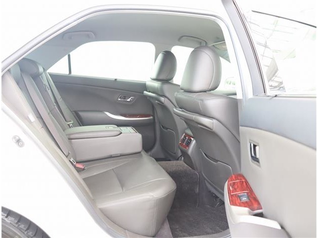 トヨタ クラウン　ハイブリッド ３．５ Ｇパッケージ H24年 (関東) 99