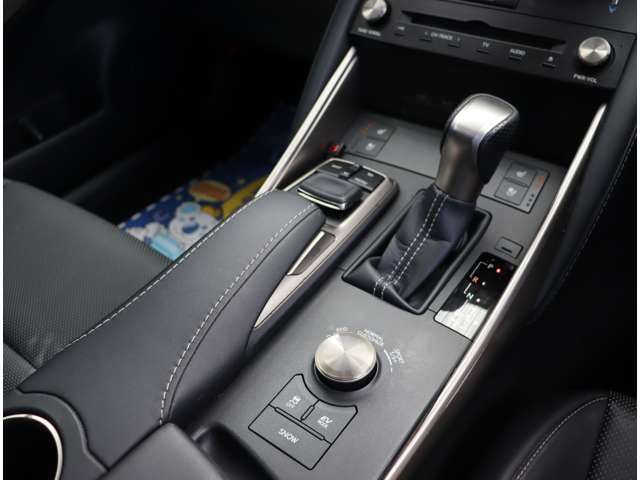 レクサス ＩＳ３００ｈ ３００Ｈ Ｆスポーツ ４ＷＤ H30年 (関東) 99