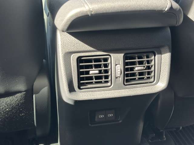 トヨタ ハリアー　ハイブリッド ２．５ ハイブリッド Ｅ－ＦＯＵＲ Ｚ レザーパッケージ ４ＷＤ R6年 (東海) 99