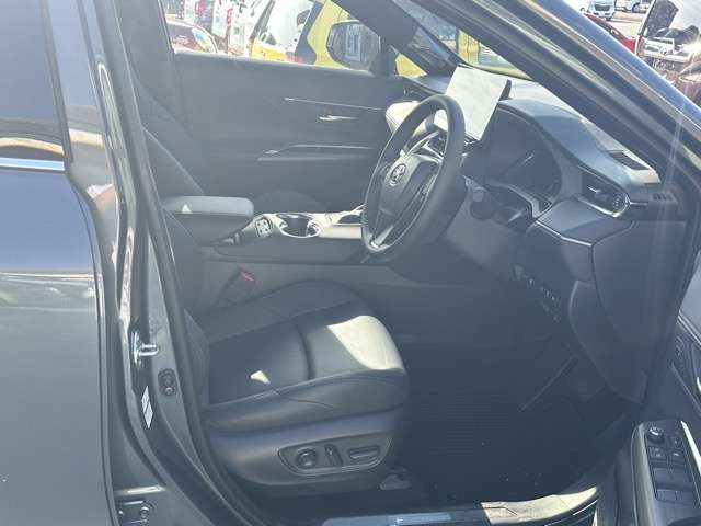 トヨタ ハリアー　ハイブリッド ２．５ ハイブリッド Ｅ－ＦＯＵＲ Ｚ レザーパッケージ ４ＷＤ R6年 (東海) 99