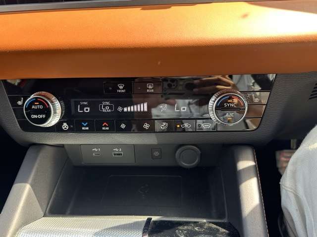 三菱 アウトランダーＰＨＥＶ ＰＨＥＶ ２．４ Ｐ ４ＷＤ R4年 (東海) 99