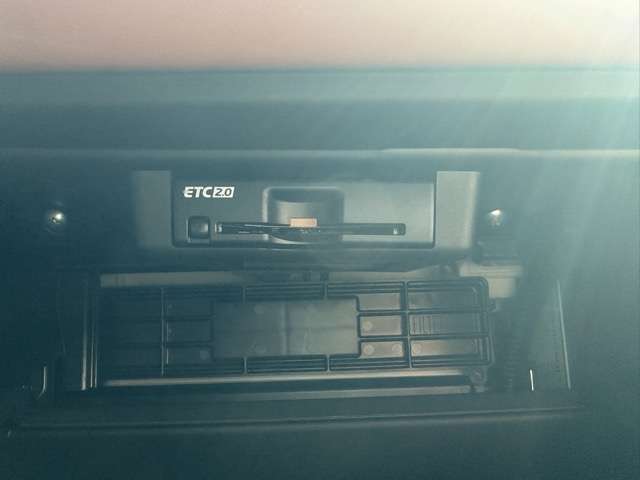 三菱 アウトランダーＰＨＥＶ ＰＨＥＶ ２．４ Ｐ ４ＷＤ R4年 (東海) 99