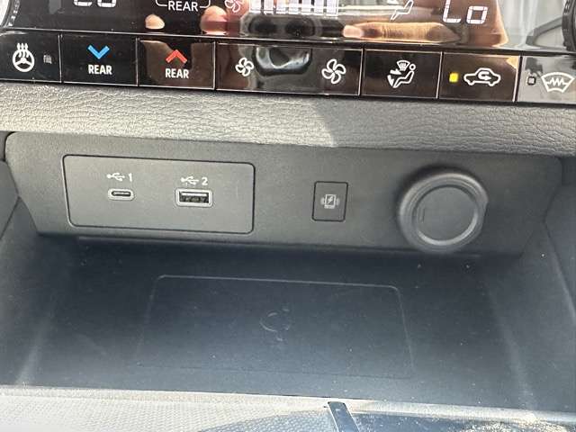 三菱 アウトランダーＰＨＥＶ ＰＨＥＶ ２．４ Ｐ ４ＷＤ R4年 (東海) 99