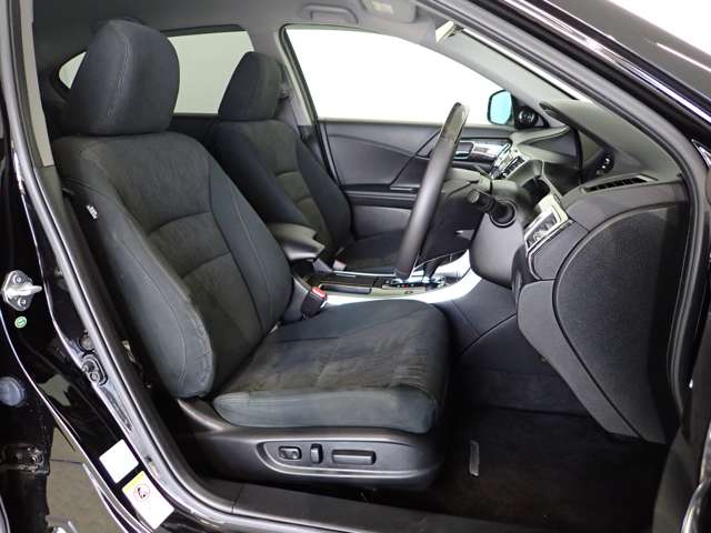 ホンダ アコード　ハイブリッド ２．０ ＥＸ H28年 (関東) 99