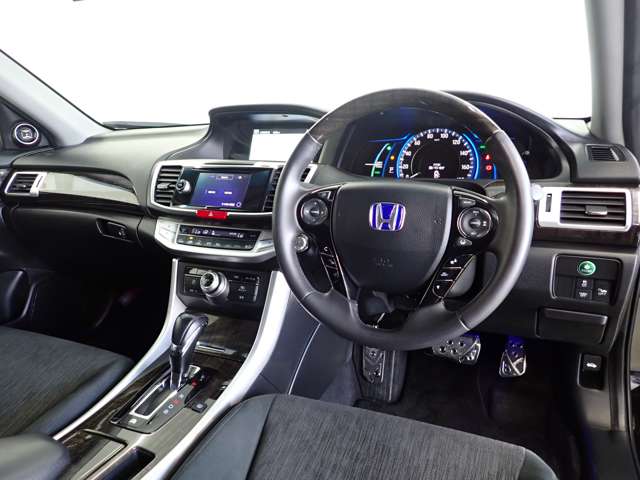 ホンダ アコード　ハイブリッド ２．０ ＥＸ H28年 (関東) 99
