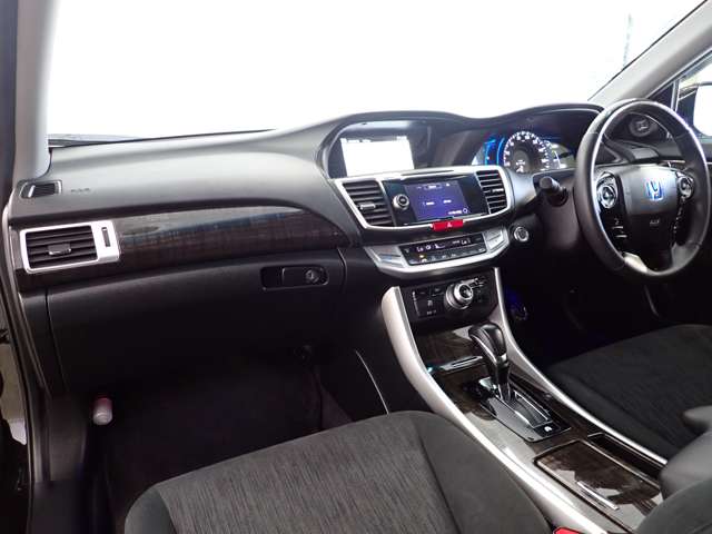 ホンダ アコード　ハイブリッド ２．０ ＥＸ H28年 (関東) 99