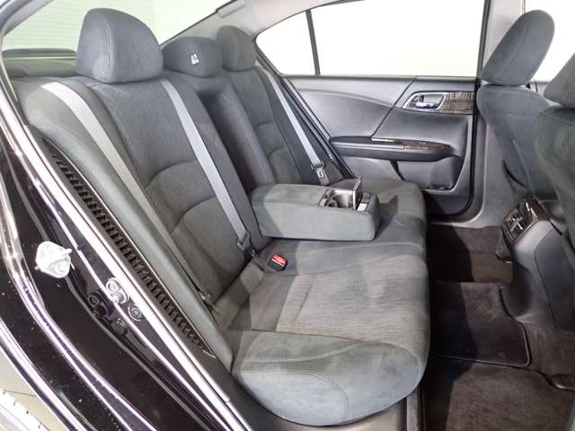 ホンダ アコード　ハイブリッド ２．０ ＥＸ H28年 (関東) 99