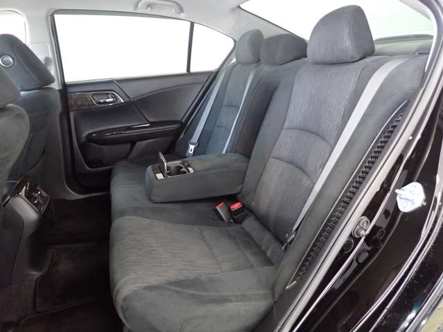 ホンダ アコード　ハイブリッド ２．０ ＥＸ H28年 (関東) 99