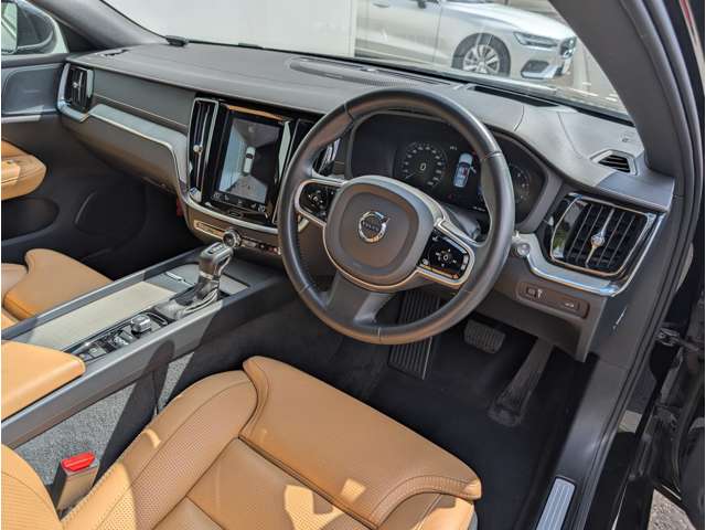 ボルボ Ｖ６０ Ｔ５　インスクリプション R1年 (東北) 99